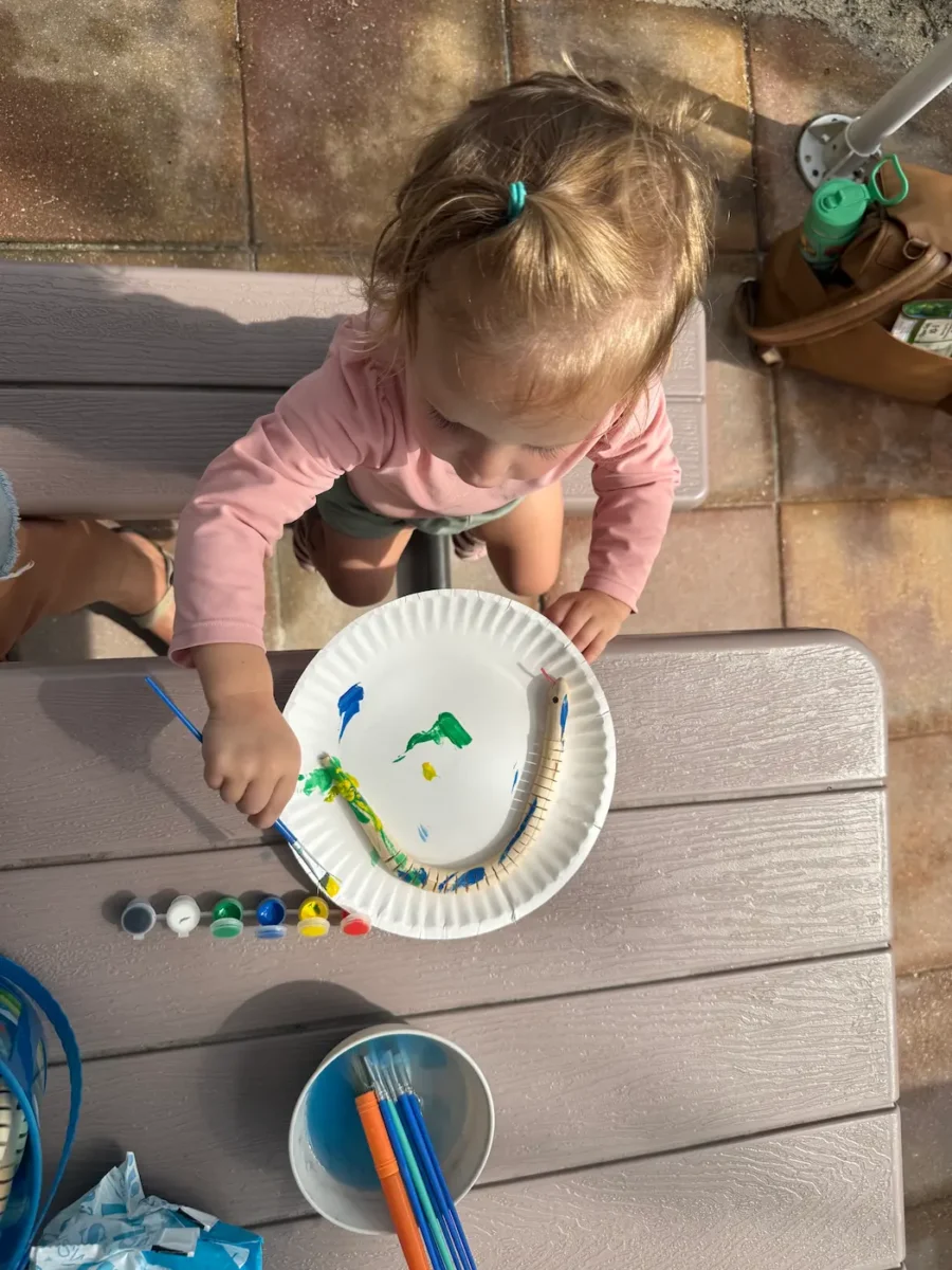 toddler coloring at at tarpon springs aquarium's toddler tuesday