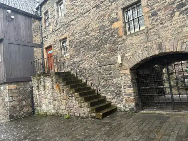 Bakehouse Close, a filming location in Outlander, in Edinburgh